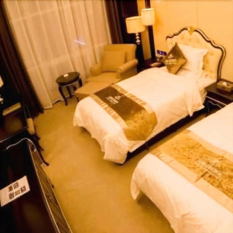 Crystal Garden Hotel