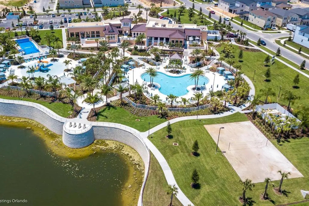 Family Friendly Four Bedroom w Pool Solararesort 1517