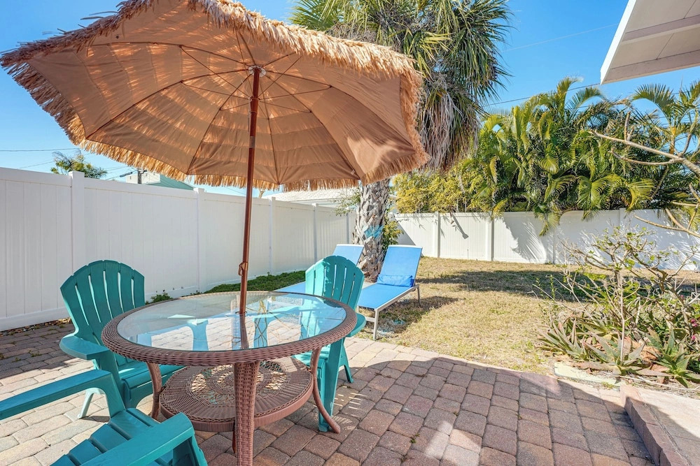 Steps to Sand: Clearwater Family Home w/ Game Room