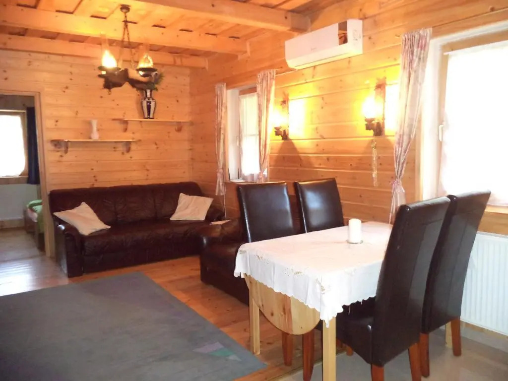 Kinga House