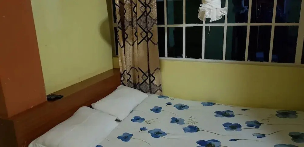Family Guest House At Hopewell Place