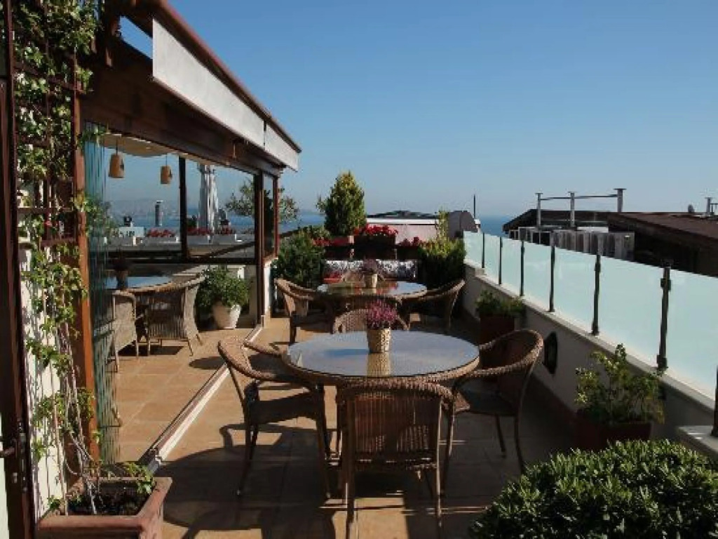 Hotel Sari Konak