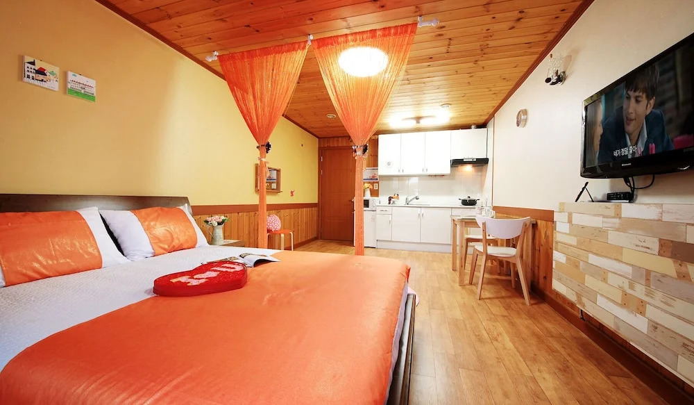 Gangneung Lakeview Pension