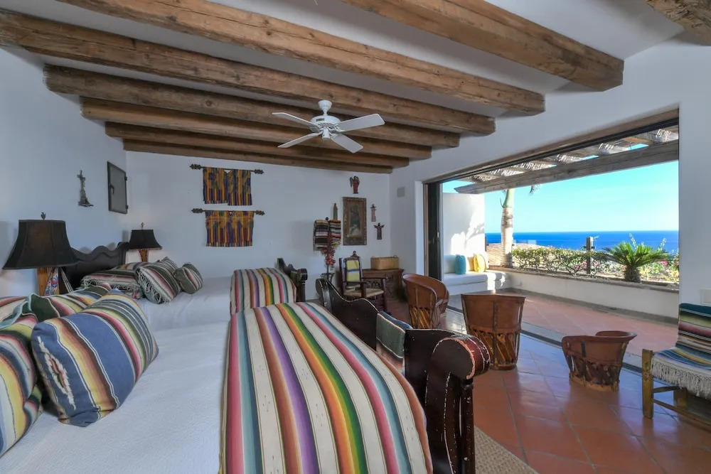 Sophisticated Cliffside Platinum Villa Turquesa 9BR Overlooking the Pacific