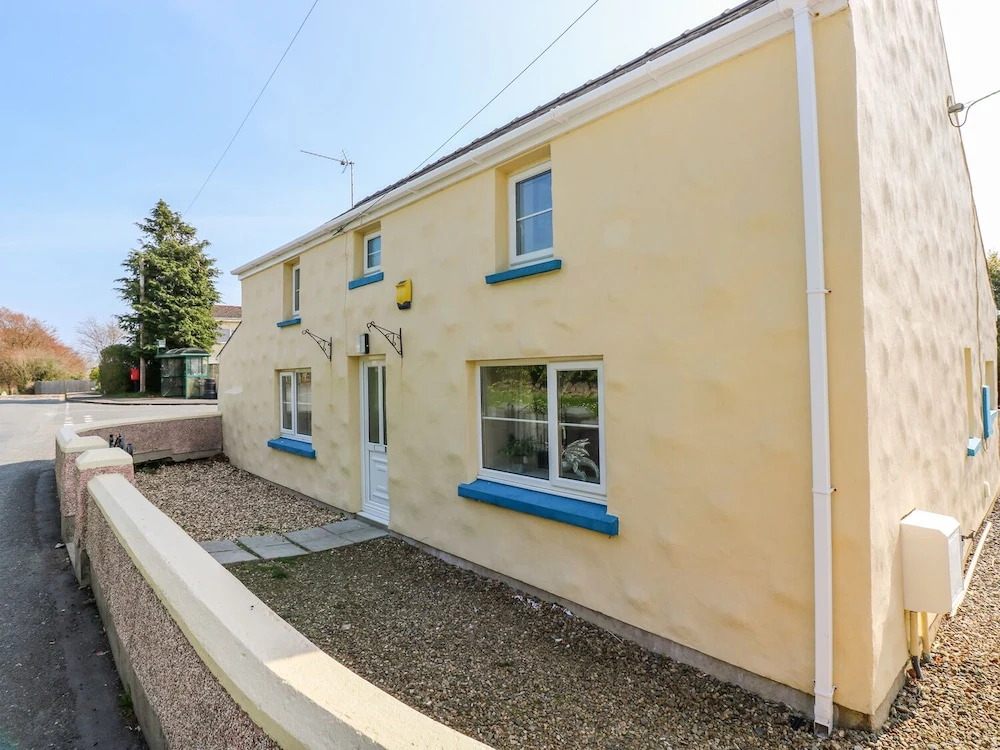 Vineyard Vale 8