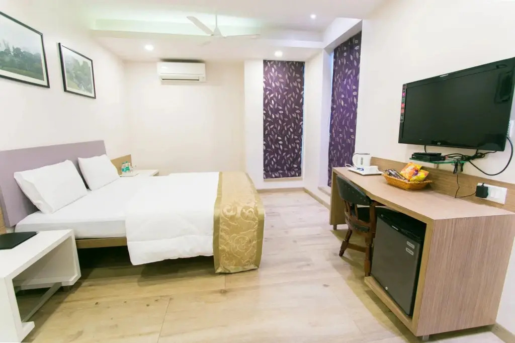 Seasons Hotel