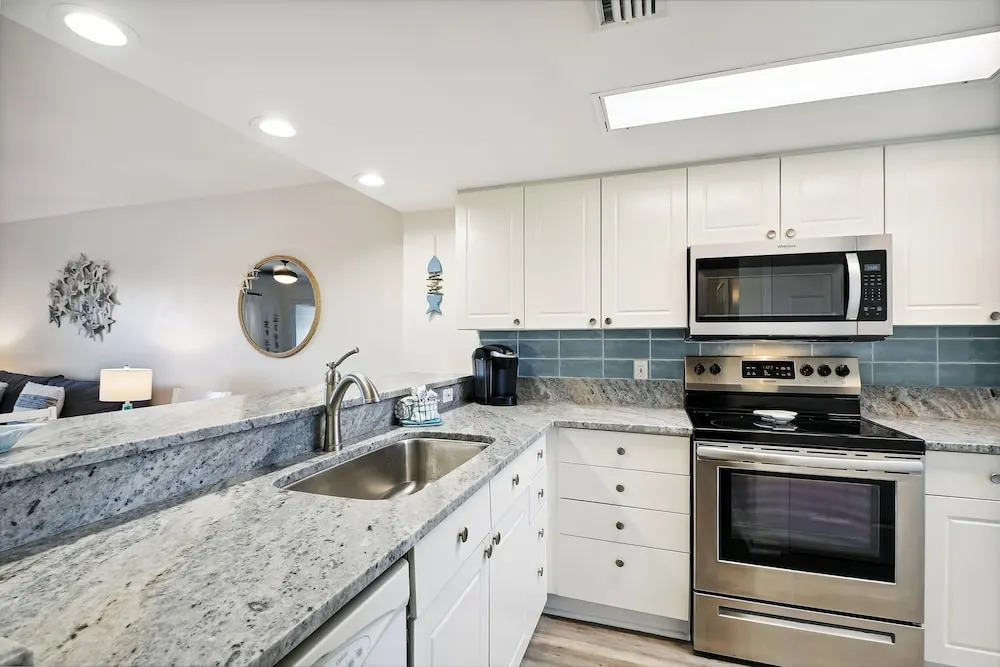 SeaCrest #313 Bright, Airy Coastal Vibes 2 Bedroom Condo by RedAwning