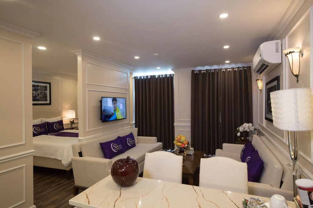 Saigon By Night Luxury Hotel