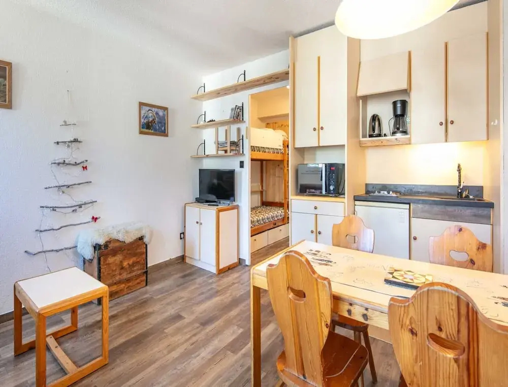 Cosy Mountain Retreat for 4 Guests