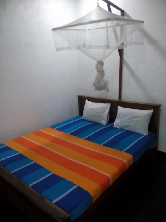 Lake House Homestay