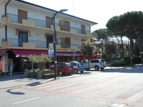 Casa Bianca Village Apartments