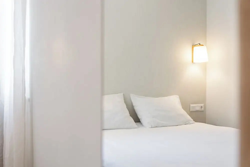 Lisbon Oriente Suites by Olala Homes