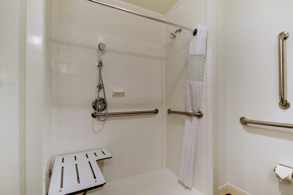 Hampton Inn & Suites Greenville Airport