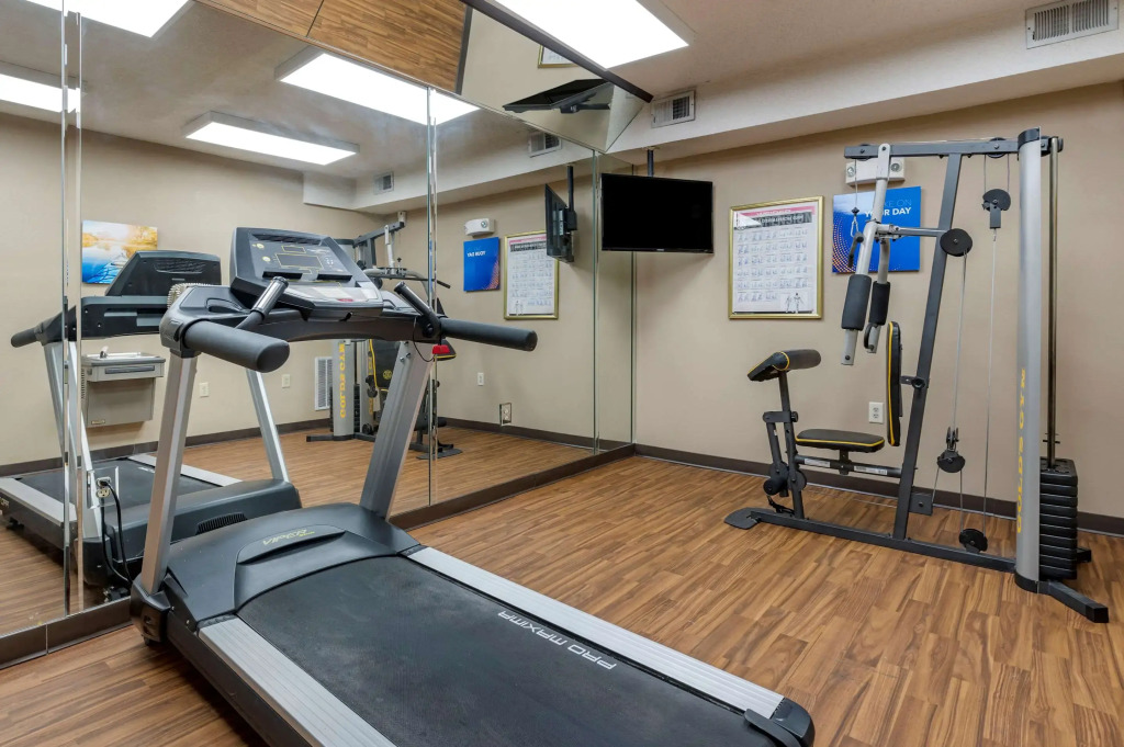 Comfort Inn & Suites Cincinnati Uptown Clifton