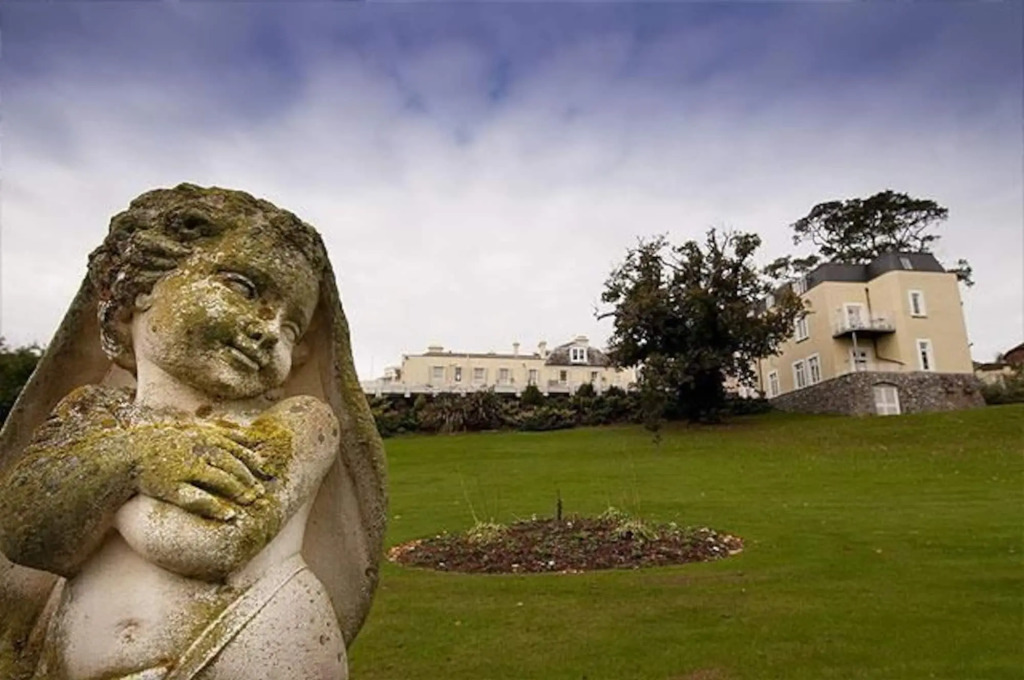 Cliffden Hotel