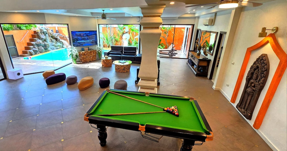 TUCHELAND Luxury Pool Villa Pattaya Walking Street