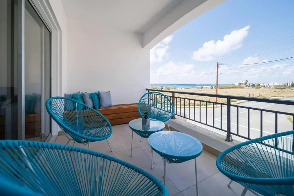2bed Apartment by the Sea