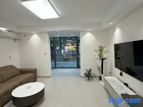 Lakeside Residence | Lakeside Scenery Elegant and Comfortable Leisure Homestay (Dongjiang)