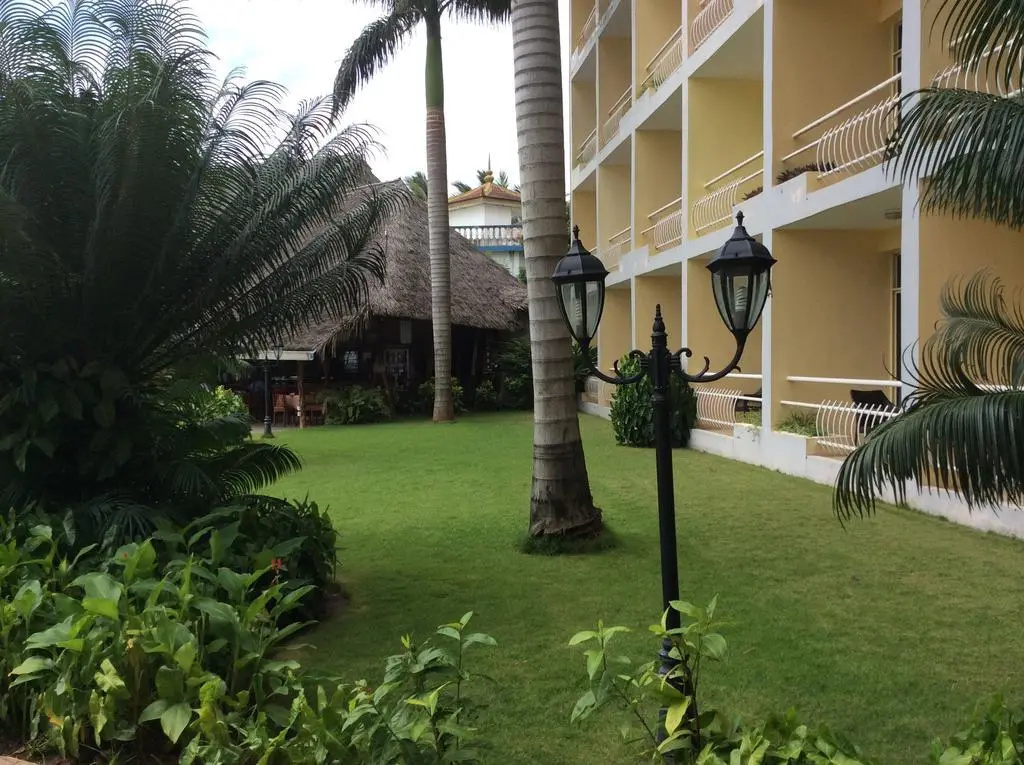 Giraffe Ocean View Hotel