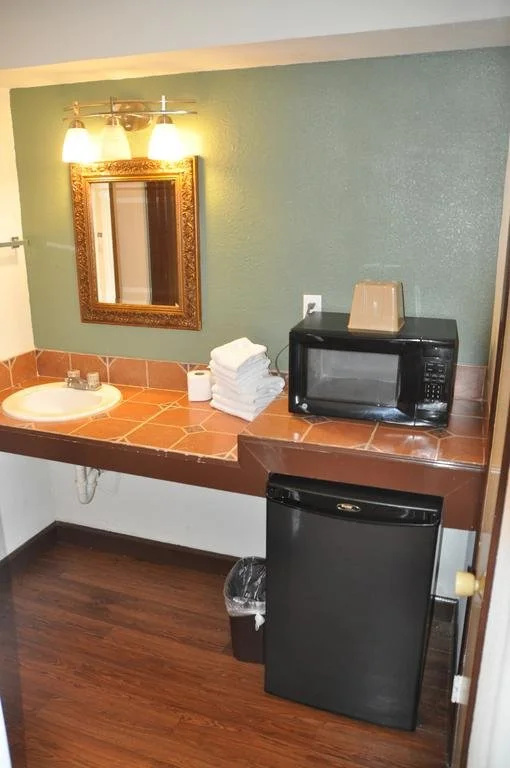 Pasadena Inn & Suites