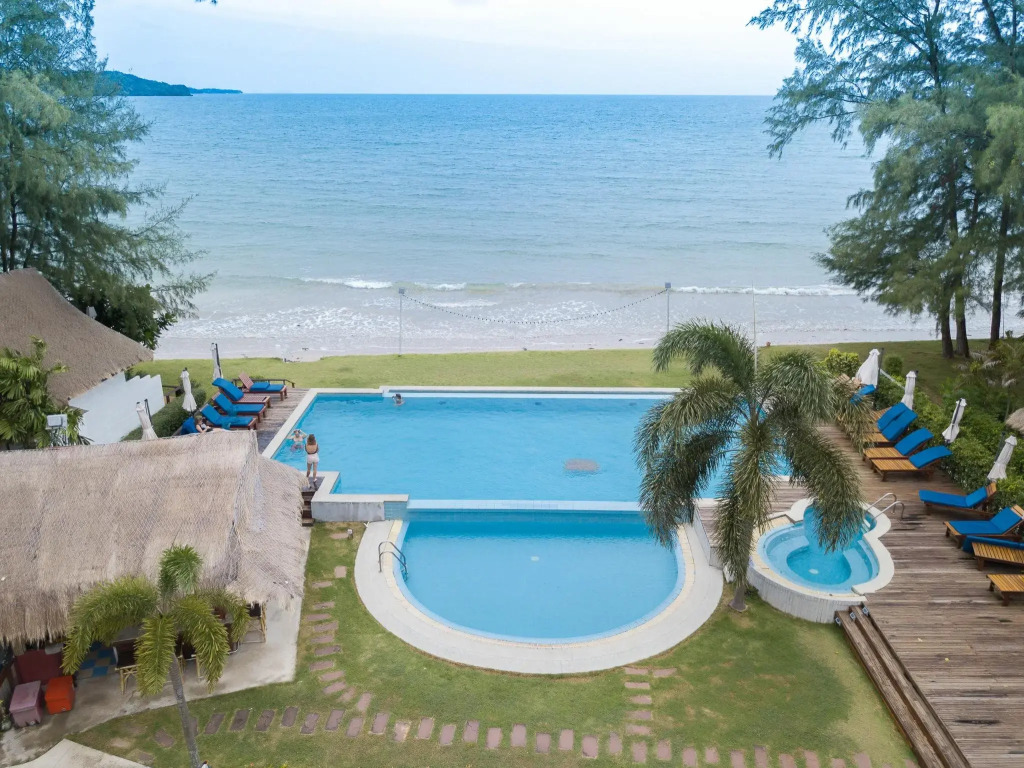 TwinBay Resort