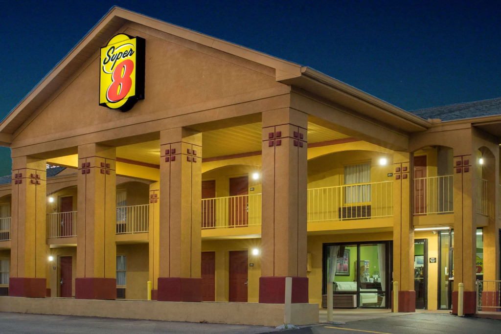 Super 8 by Wyndham Nashville West