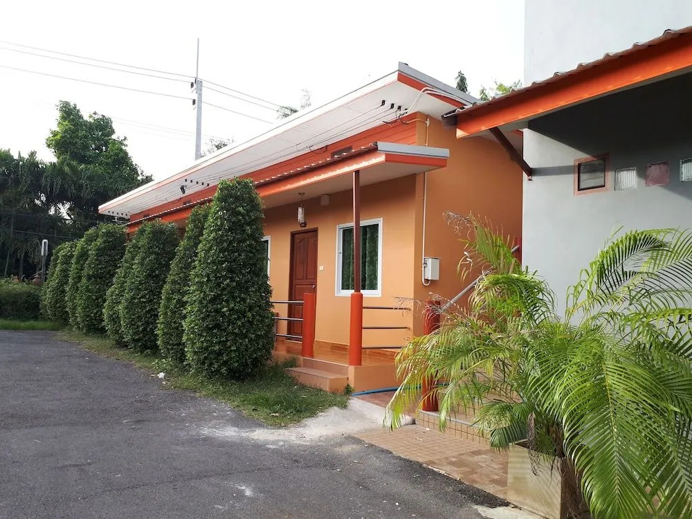 Baan Rimnam Resort