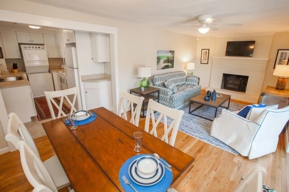 81st Summer A 2 Bedroom Duplex
