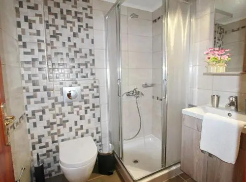 Romanza Studios