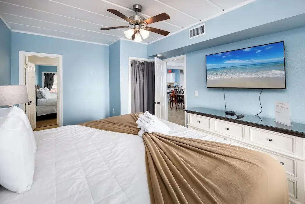 Coconut Beach House B