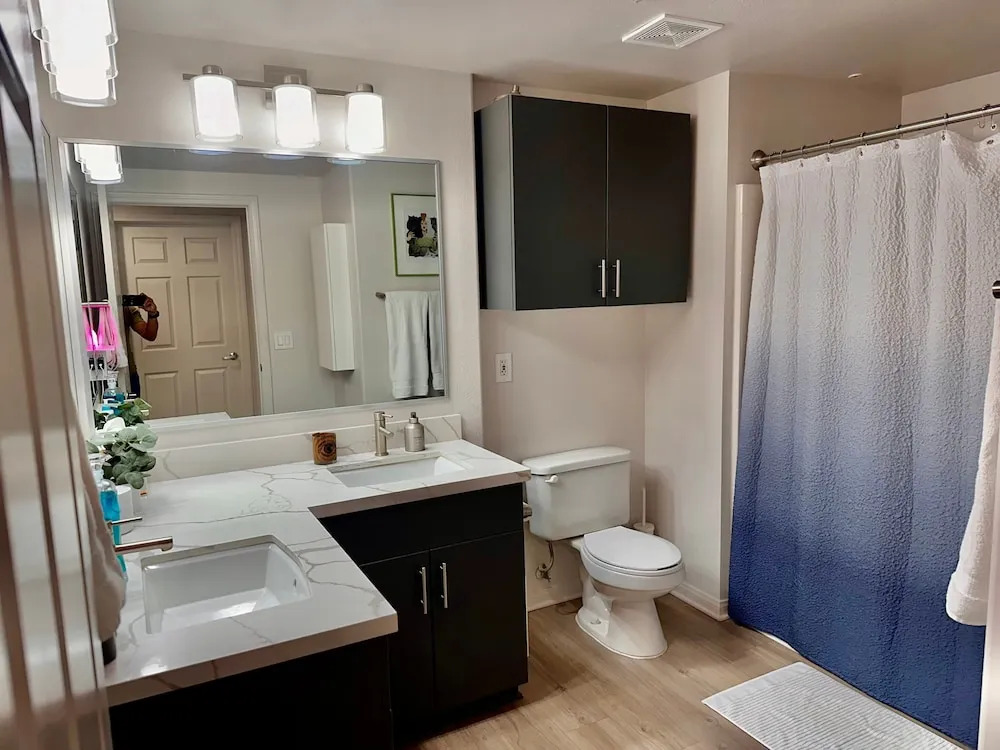 Allura Little Italy - 2 BR in Downtown s Top Spot