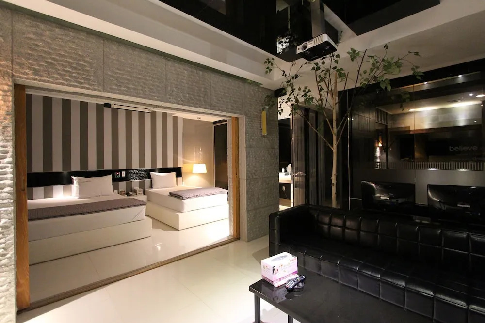 Hotel Lee