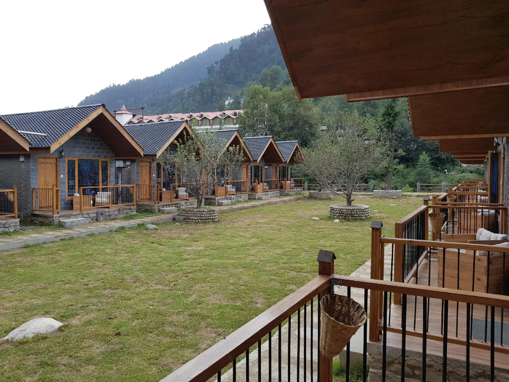 Winterfell The Stay, Unique River Front Resort