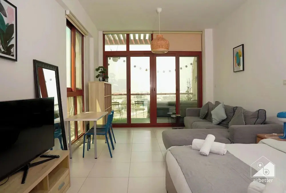 Stunning Palm Views Apt on the Beach Dubai