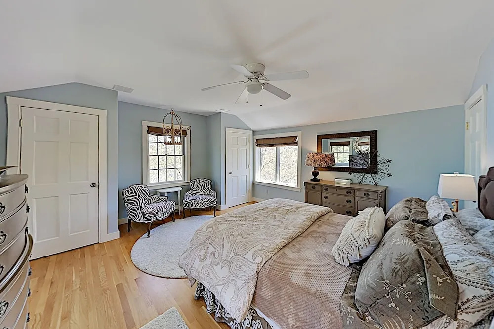 32 Crosby Lane Home 3 Bedrooms 2.5 Bathrooms Home