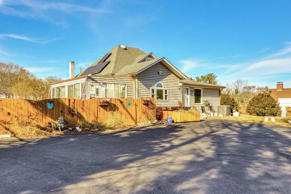 'storybook Craftsman' Home w/ Private Hot Tub!