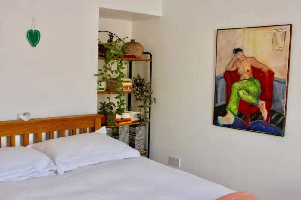 Quirky 3 Bedroom Artist's Home