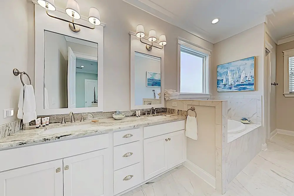 New Listing! Parks Edge New-build W/ Pool 5 Bedroom Home
