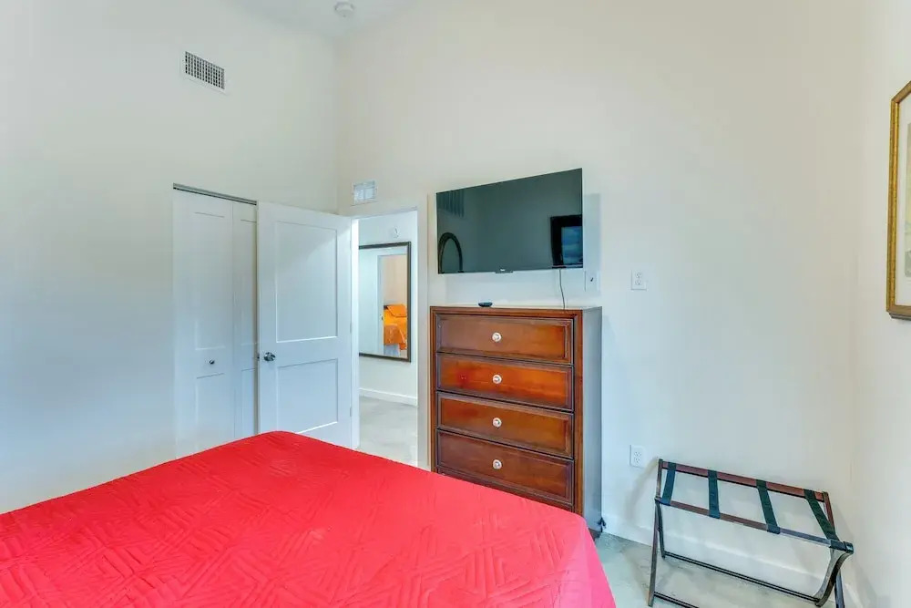 Daytona Beach Vacation Home ~ 4 Mi to Main St Pier
