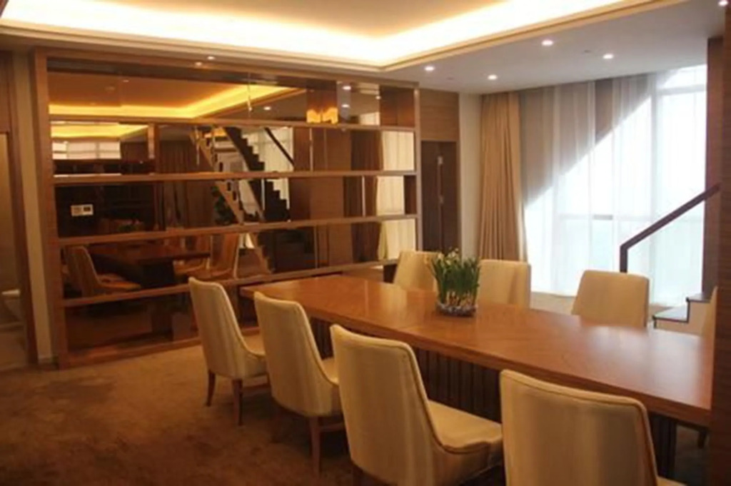 Shenzhen Baoan PLUS Gems Cube Hotel