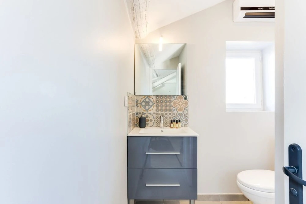 Wonderful 2 Bedrooms, Place de la Comédie