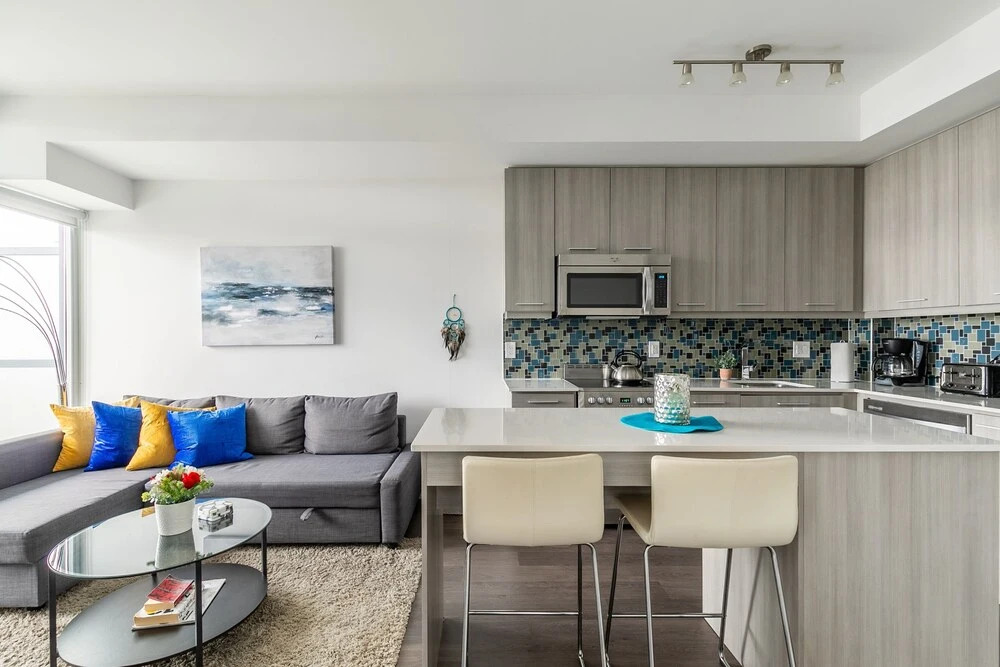 Stylish 1BR Condo Trendy King East