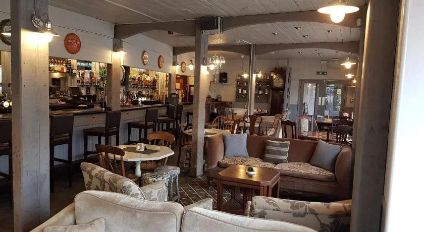 Harbour Moon Inn