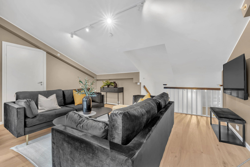 70 Degrees North City Apartments