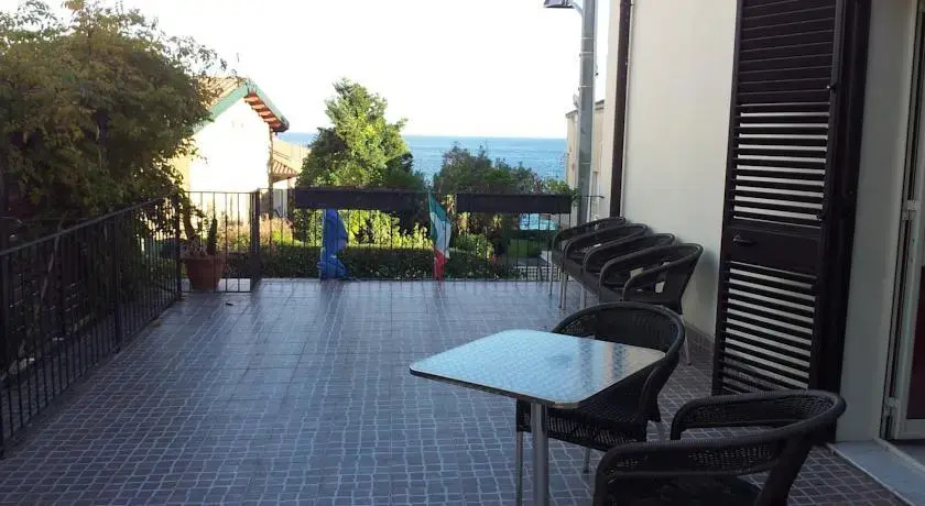 Acitrezza Inn B&B