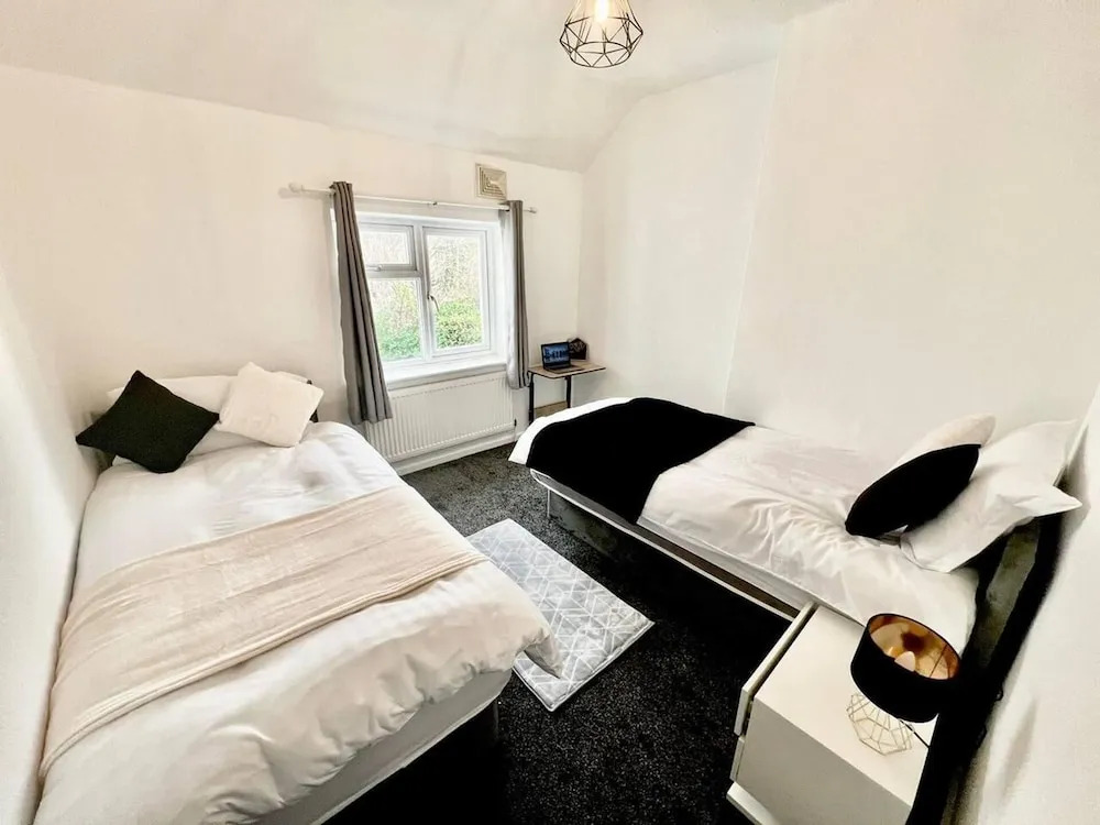 Beautiful 2-bed House in Watford