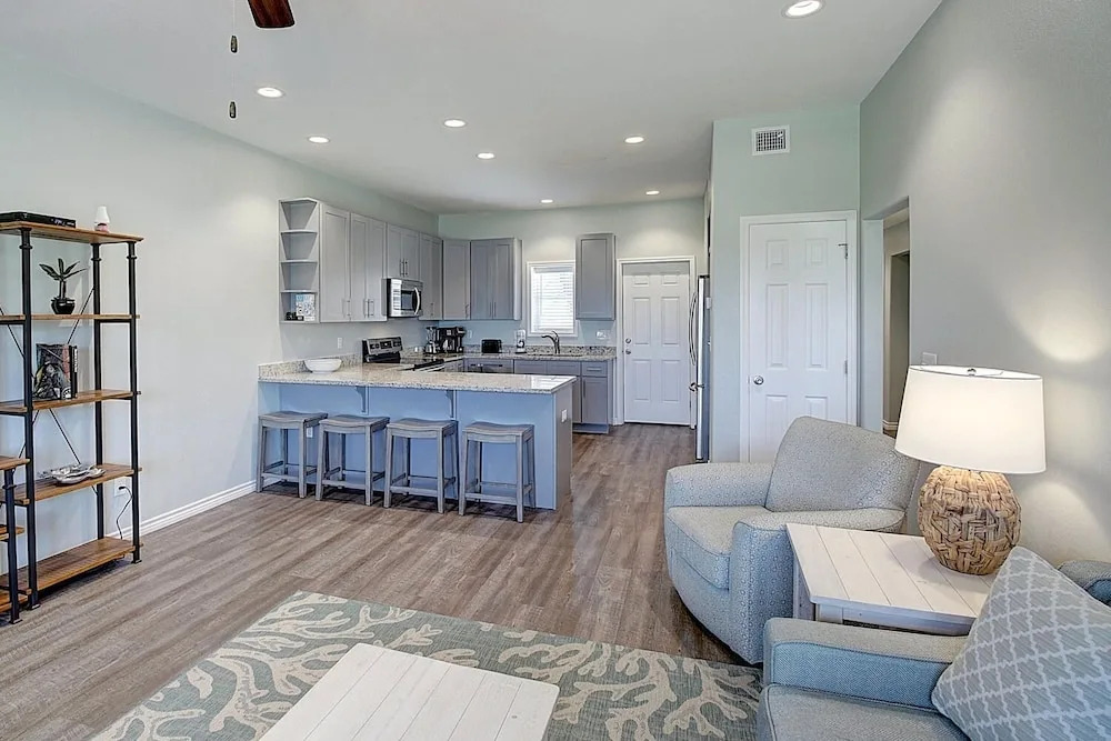 Island 43 3 Bedroom Condo