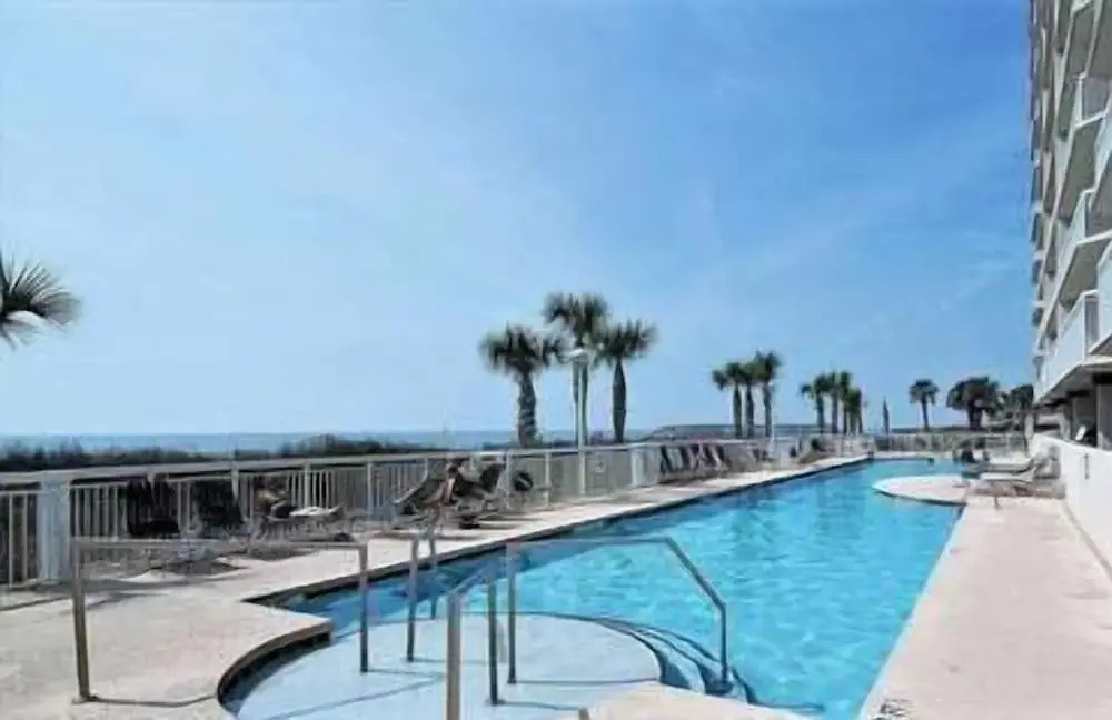 Crescent Shores N - 702