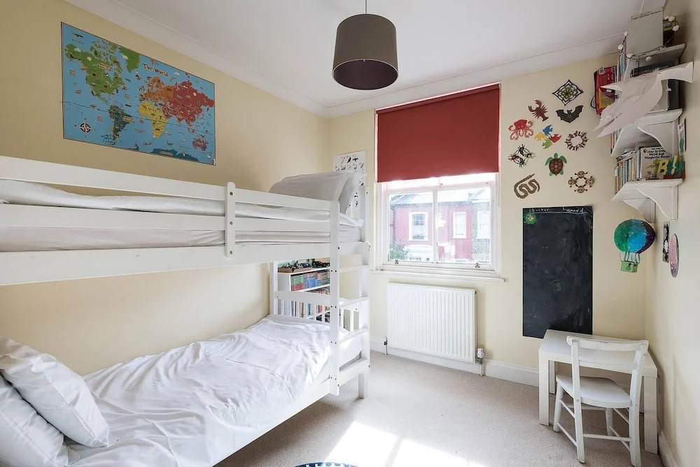 Fabulous 4BR Family Home in East London