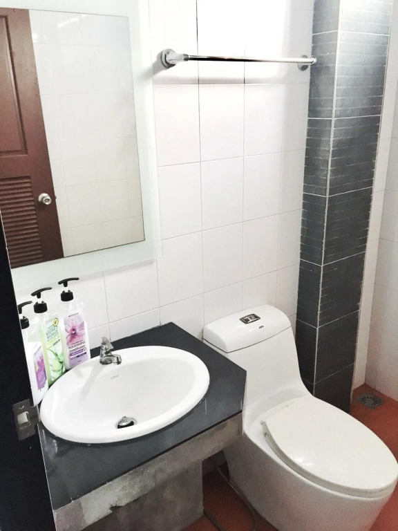 The room Apartment